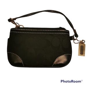 🍄 Wristlets Coin Purse